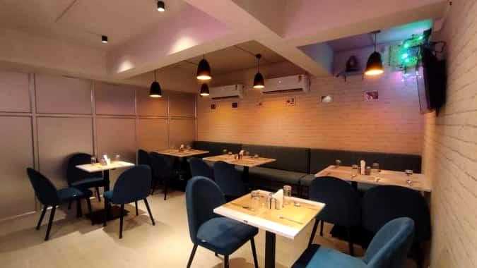 Mavericks Cafe & Restaurant