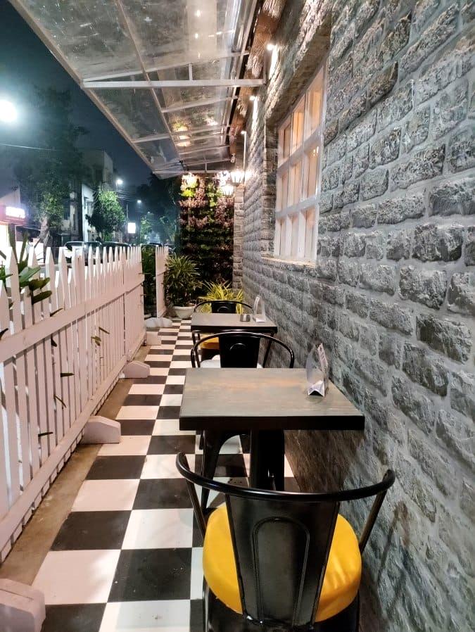 221 B Baker's Street