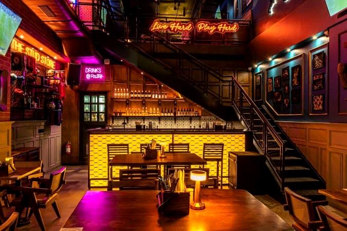 The Studs Sports Bar & Grill