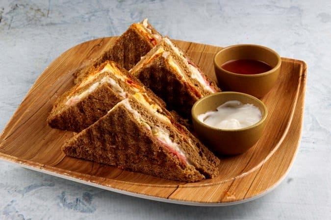 Nosh Cafe Lounge & Restaurant