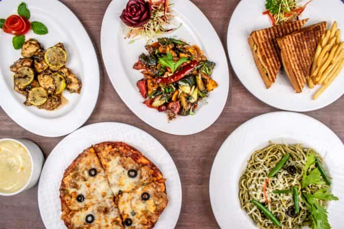 Side Walk - Hotel Hardeo