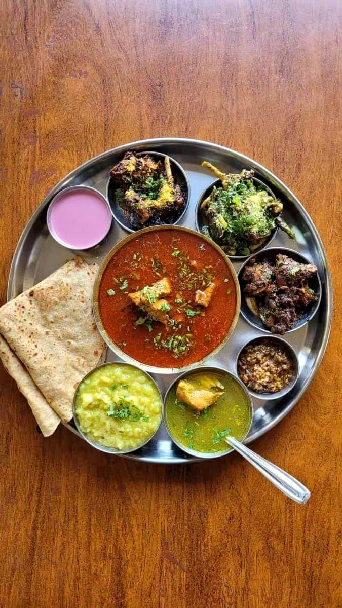 Khaugiri Gaavran Tadka